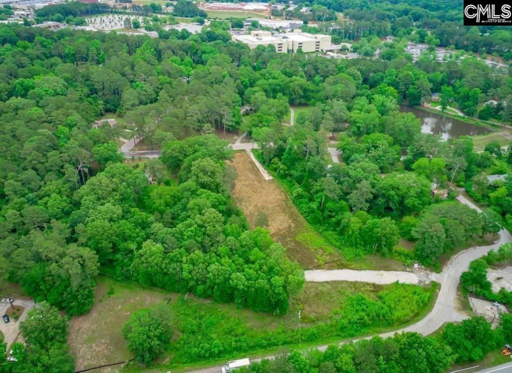 401 Arrowwood Road  Photo 8