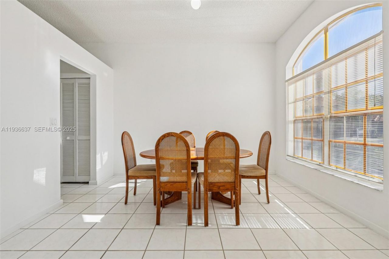 17811 SW 4th Ct, Pembroke Pines, FL 33029 Photo