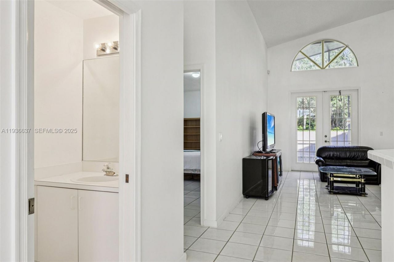 17811 SW 4th Ct, Pembroke Pines, FL 33029 Photo