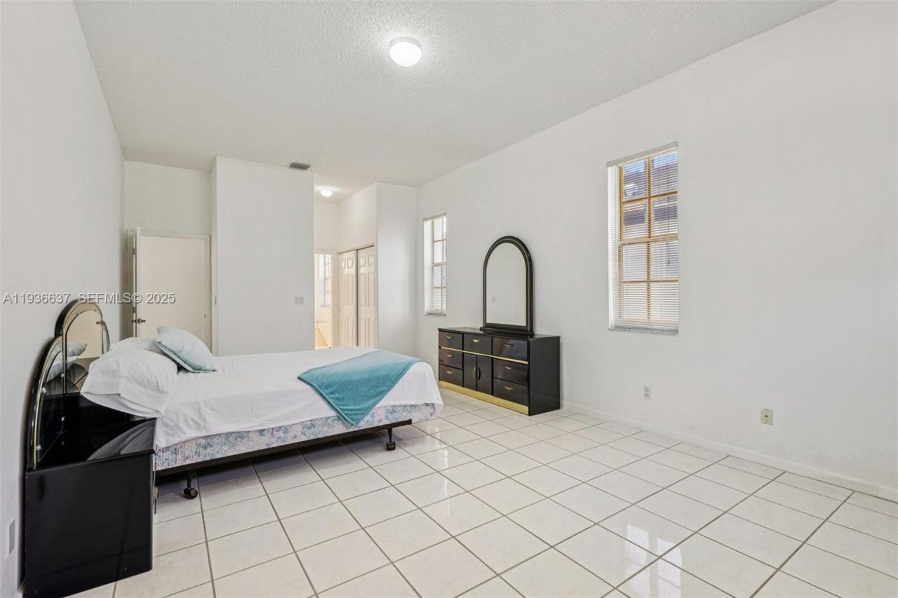 17811 SW 4th Ct, Pembroke Pines, FL 33029 Photo