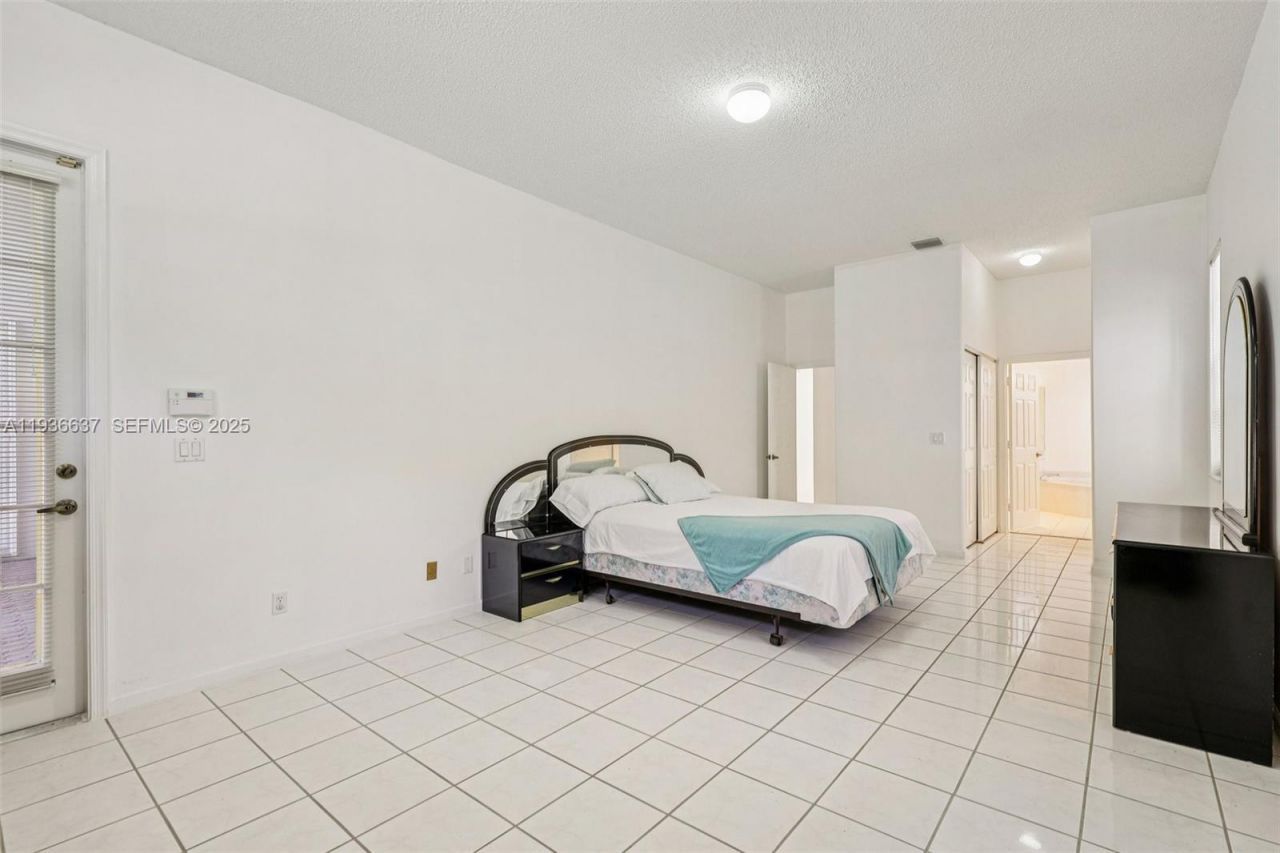 17811 SW 4th Ct, Pembroke Pines, FL 33029 Photo