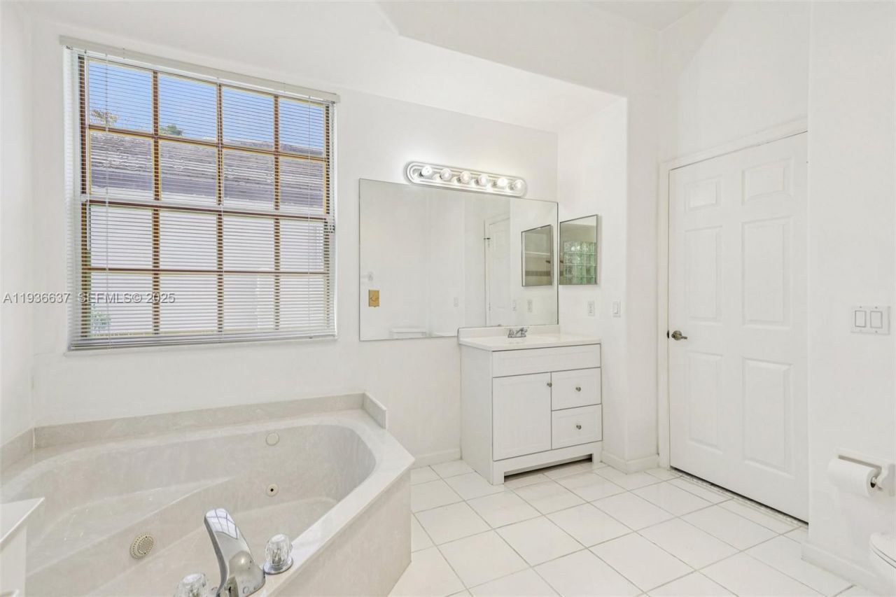 17811 SW 4th Ct, Pembroke Pines, FL 33029 Photo