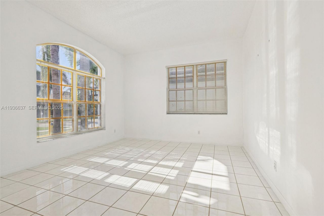 17811 SW 4th Ct, Pembroke Pines, FL 33029 Photo