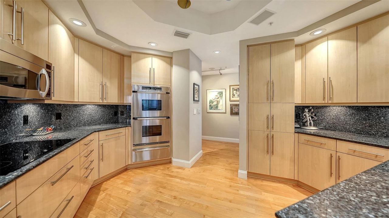 35 Watergate Drive, Unit 1005, Sarasota, FL 34236 Photo