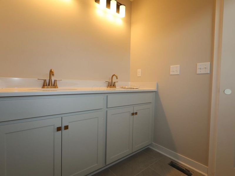 3409 Wittinghill Court, Delaware, OH 43015 Photo 10