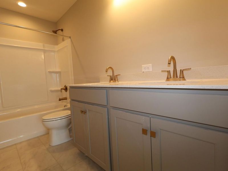 3409 Wittinghill Court, Delaware, OH 43015 Photo 9