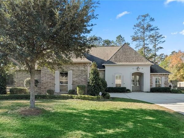 517 BELLE POINTE Loop, Madisonville, LA 70447