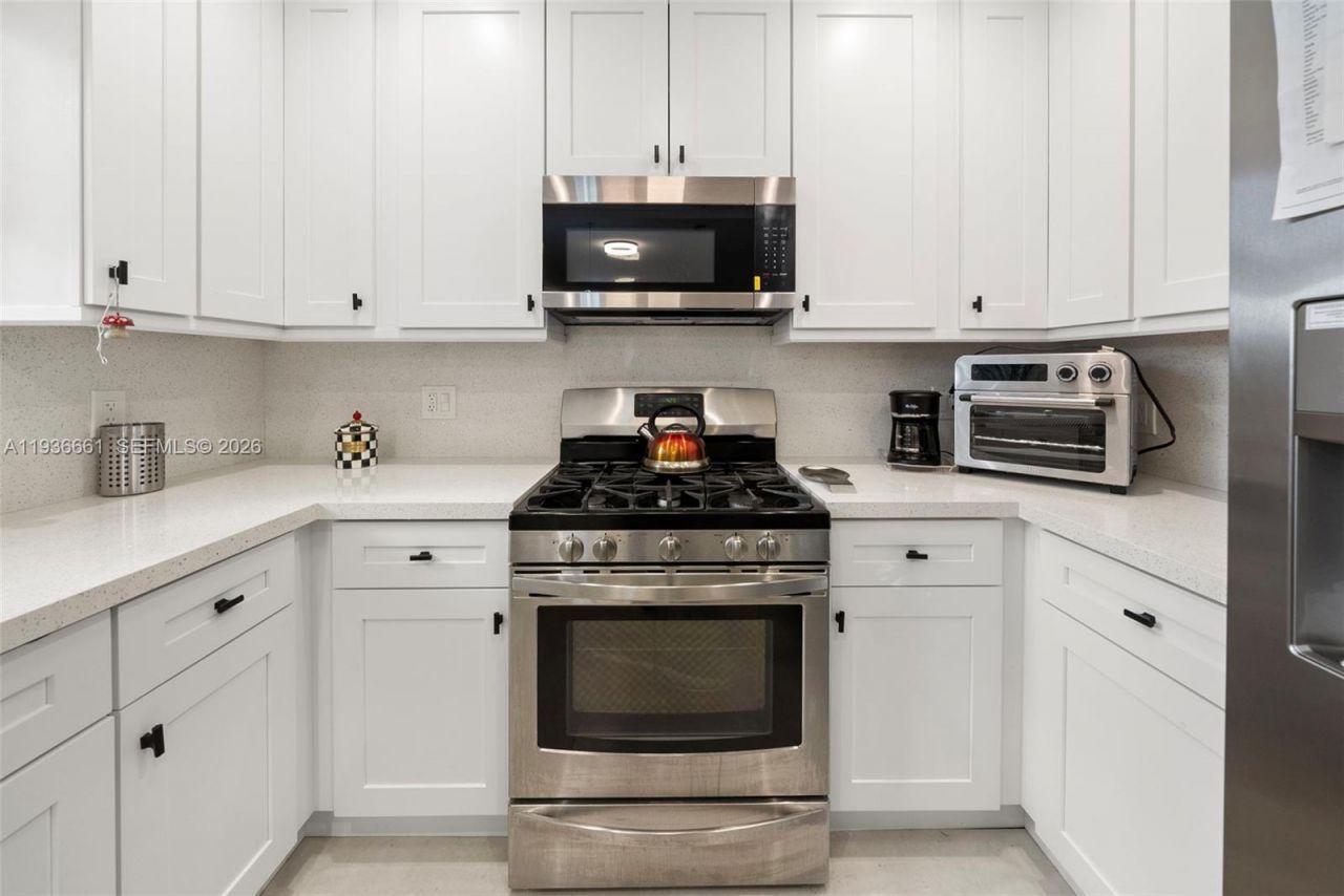 7517 Cutlass Ave, North Bay Village, FL 33141 Photo