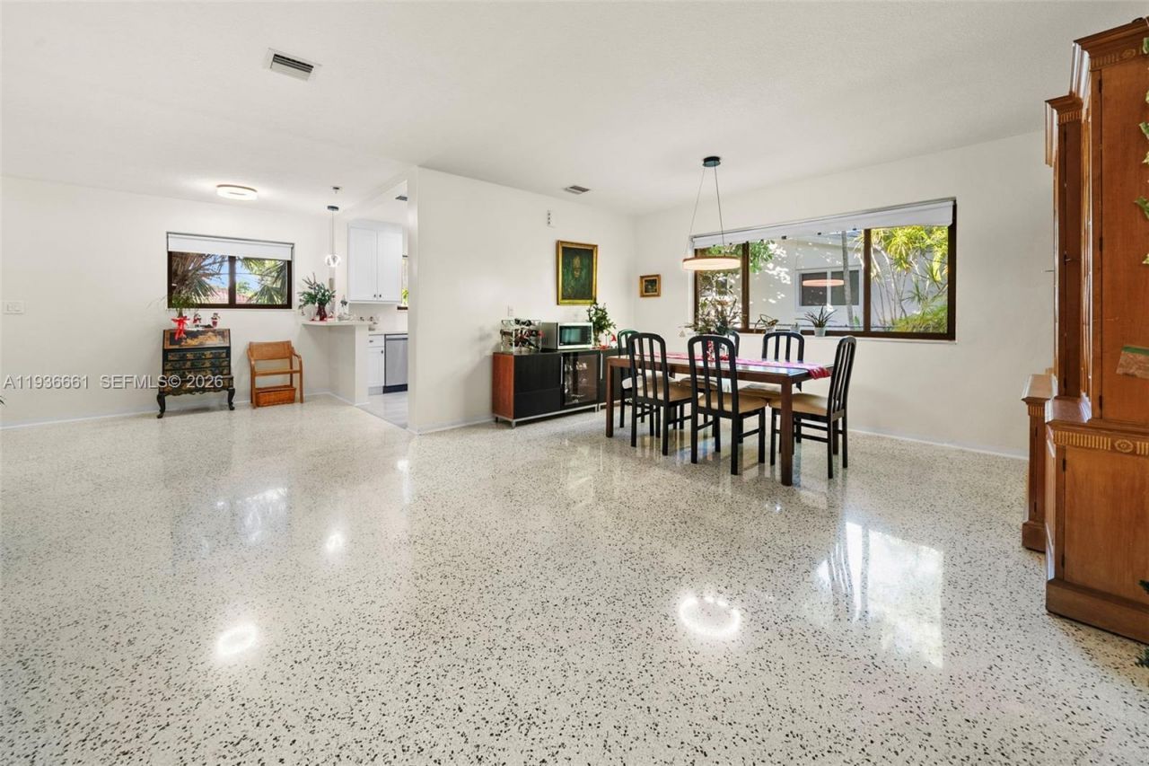 7517 Cutlass Ave, North Bay Village, FL 33141 Photo