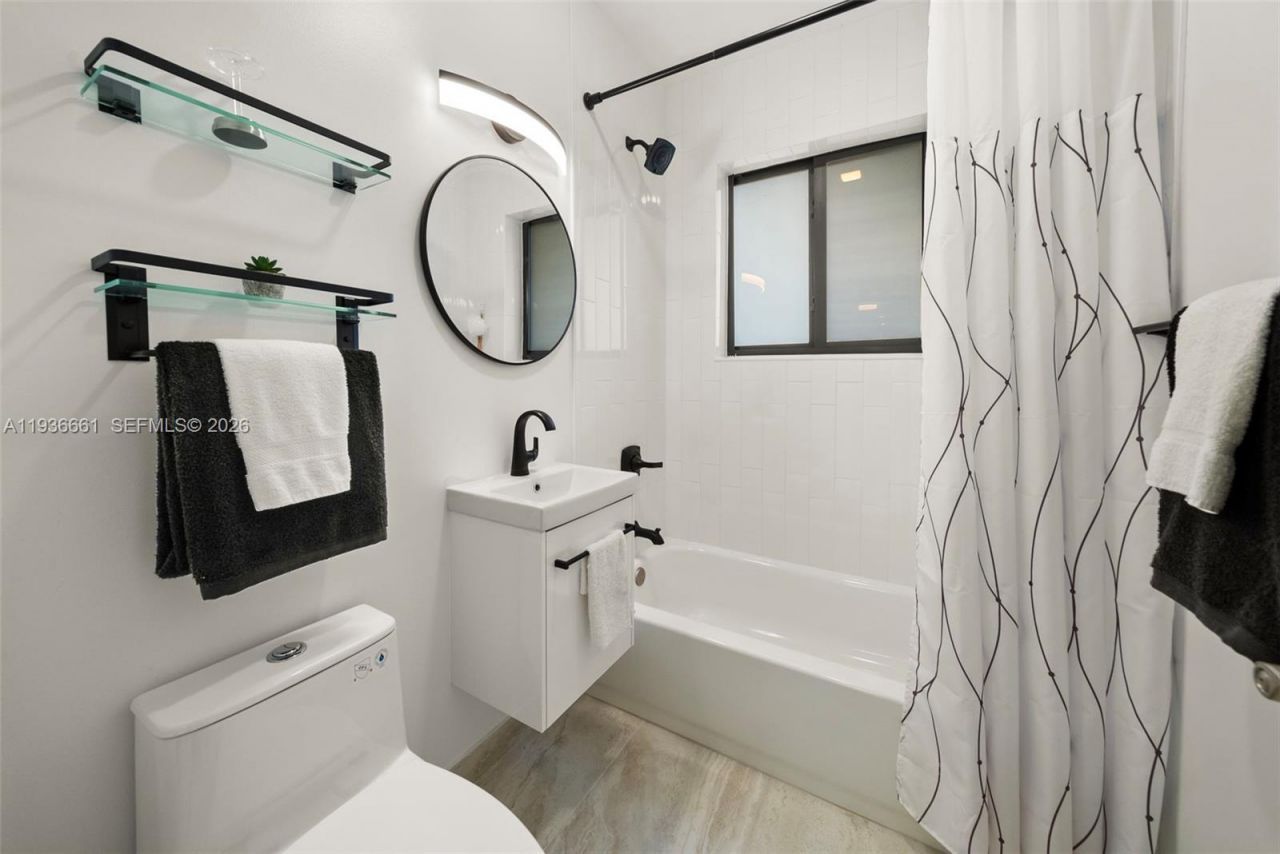 7517 Cutlass Ave, North Bay Village, FL 33141 Photo