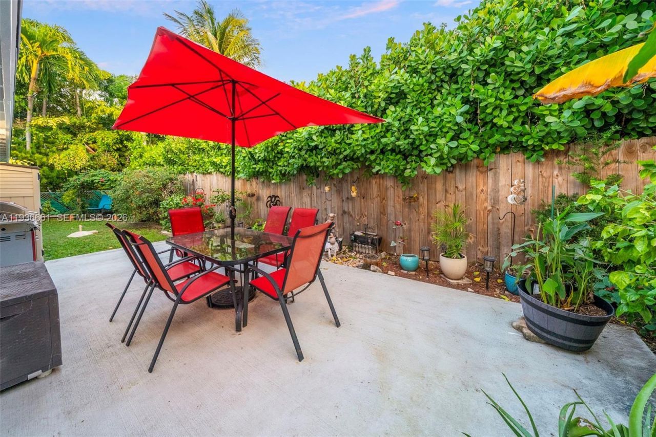 7517 Cutlass Ave, North Bay Village, FL 33141 Photo