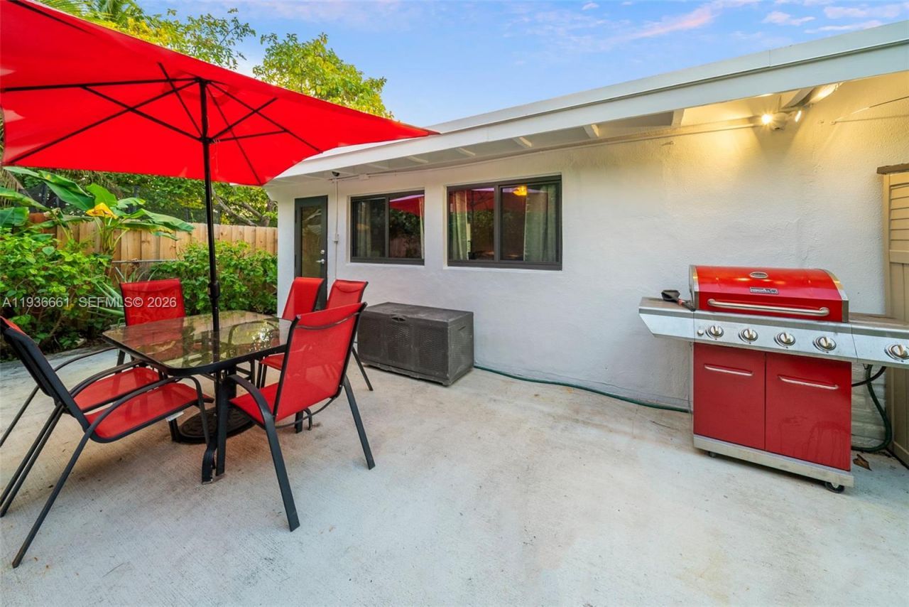 7517 Cutlass Ave, North Bay Village, FL 33141 Photo