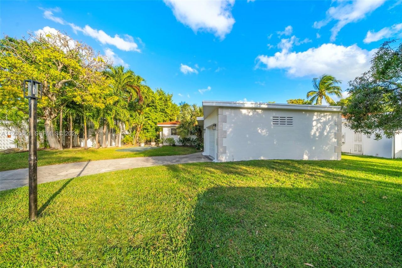 7517 Cutlass Ave, North Bay Village, FL 33141 Photo