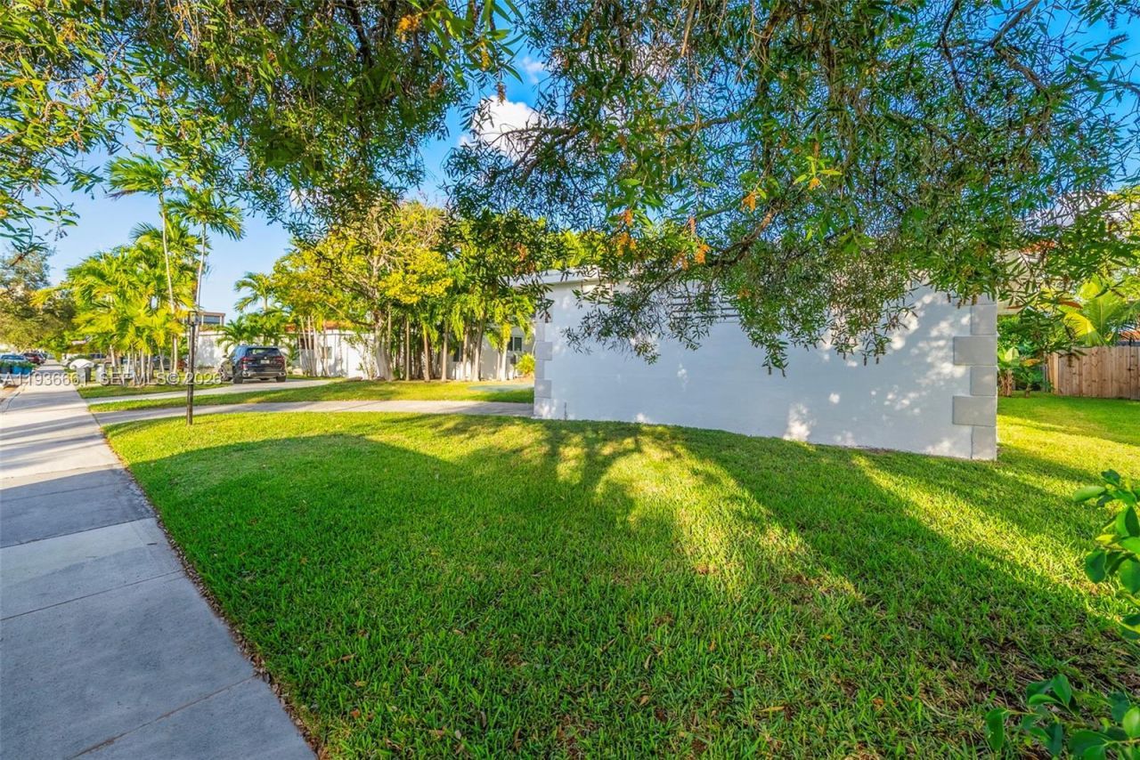 7517 Cutlass Ave, North Bay Village, FL 33141 Photo