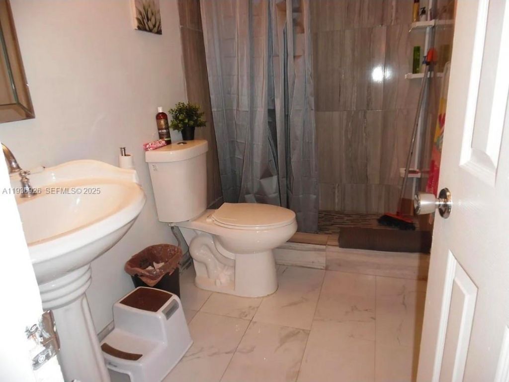 1540 NE 191st St , Unit 145, Miami, FL 33179 Photo