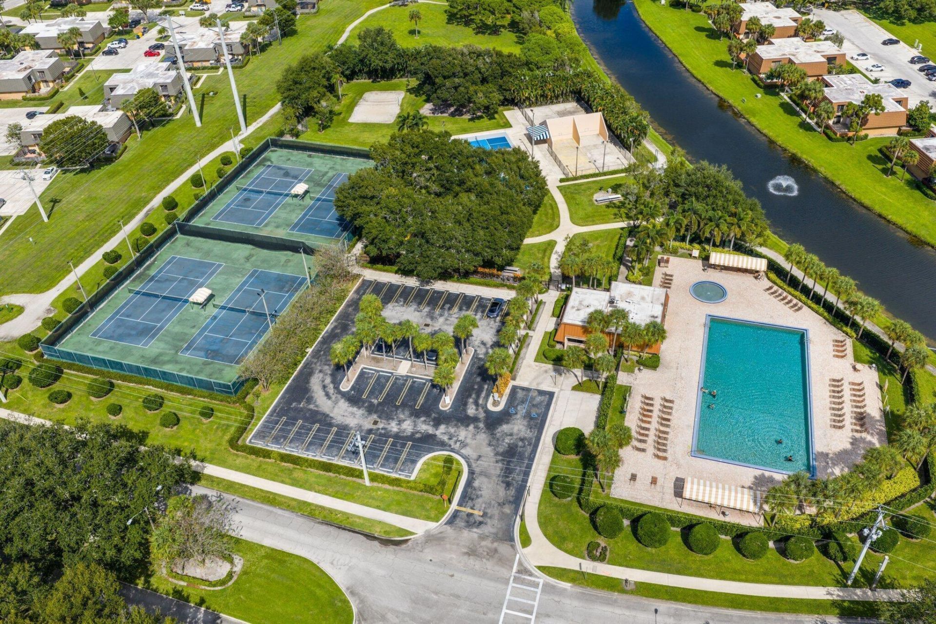 712 7th Way, West Palm Beach, FL 33407 Photo