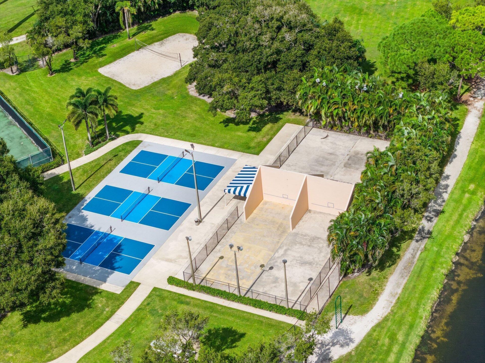 712 7th Way, West Palm Beach, FL 33407 Photo