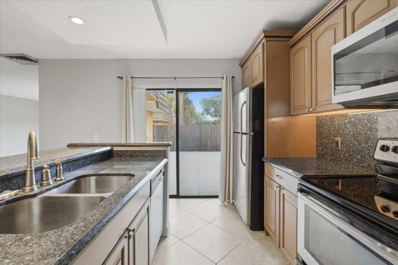 712 7th Way, West Palm Beach, FL 33407 Photo