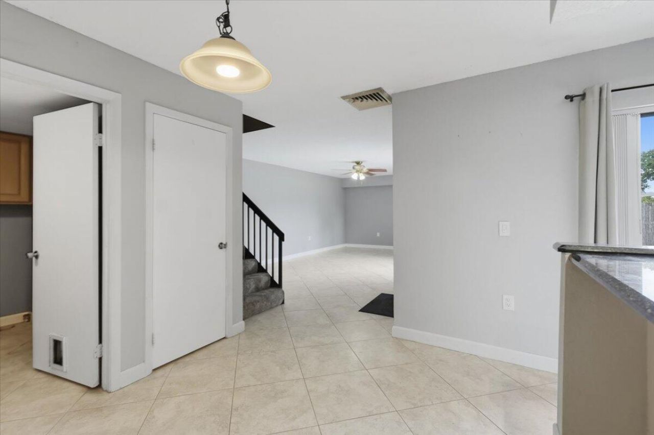 712 7th Way, West Palm Beach, FL 33407 Photo