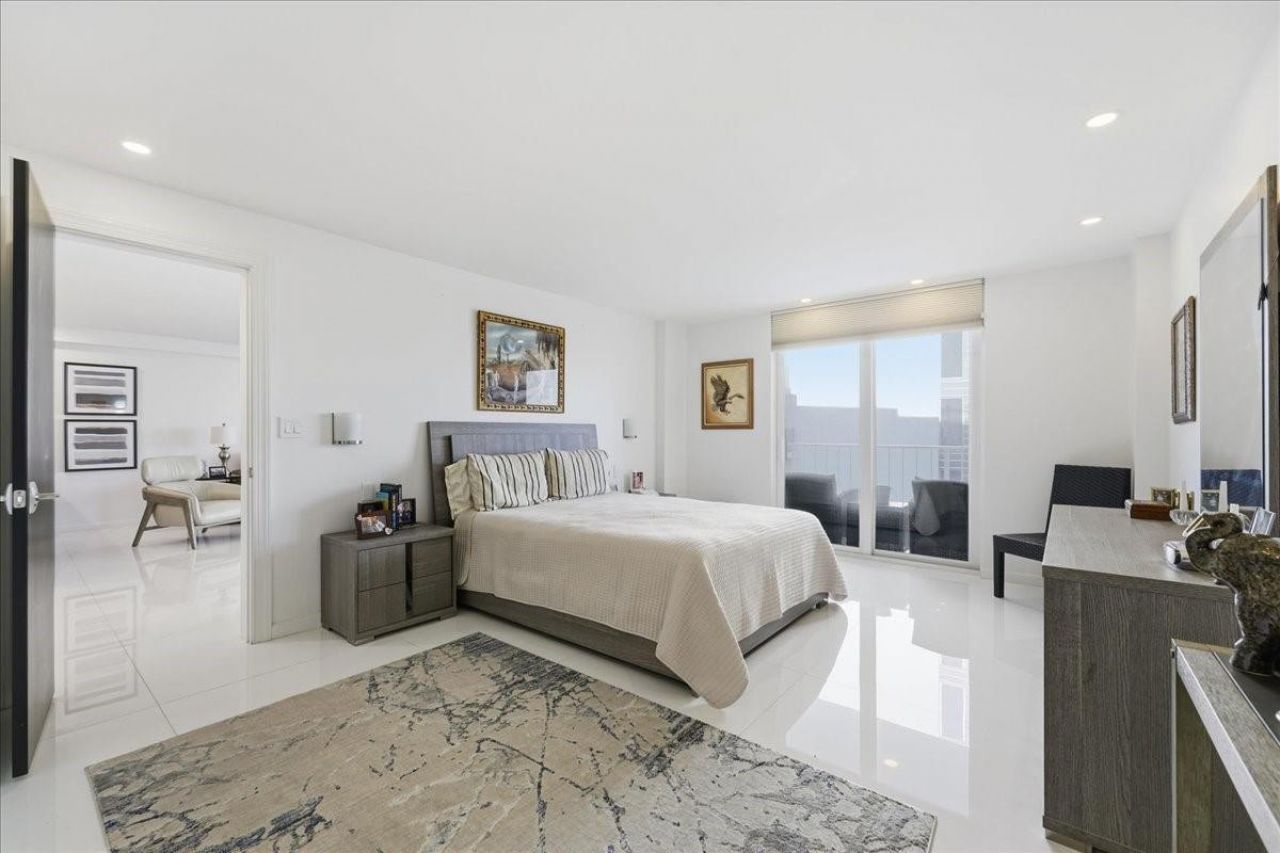 1170 N Federal Highway, Unit 707, Fort Lauderdale, FL 33304 Photo