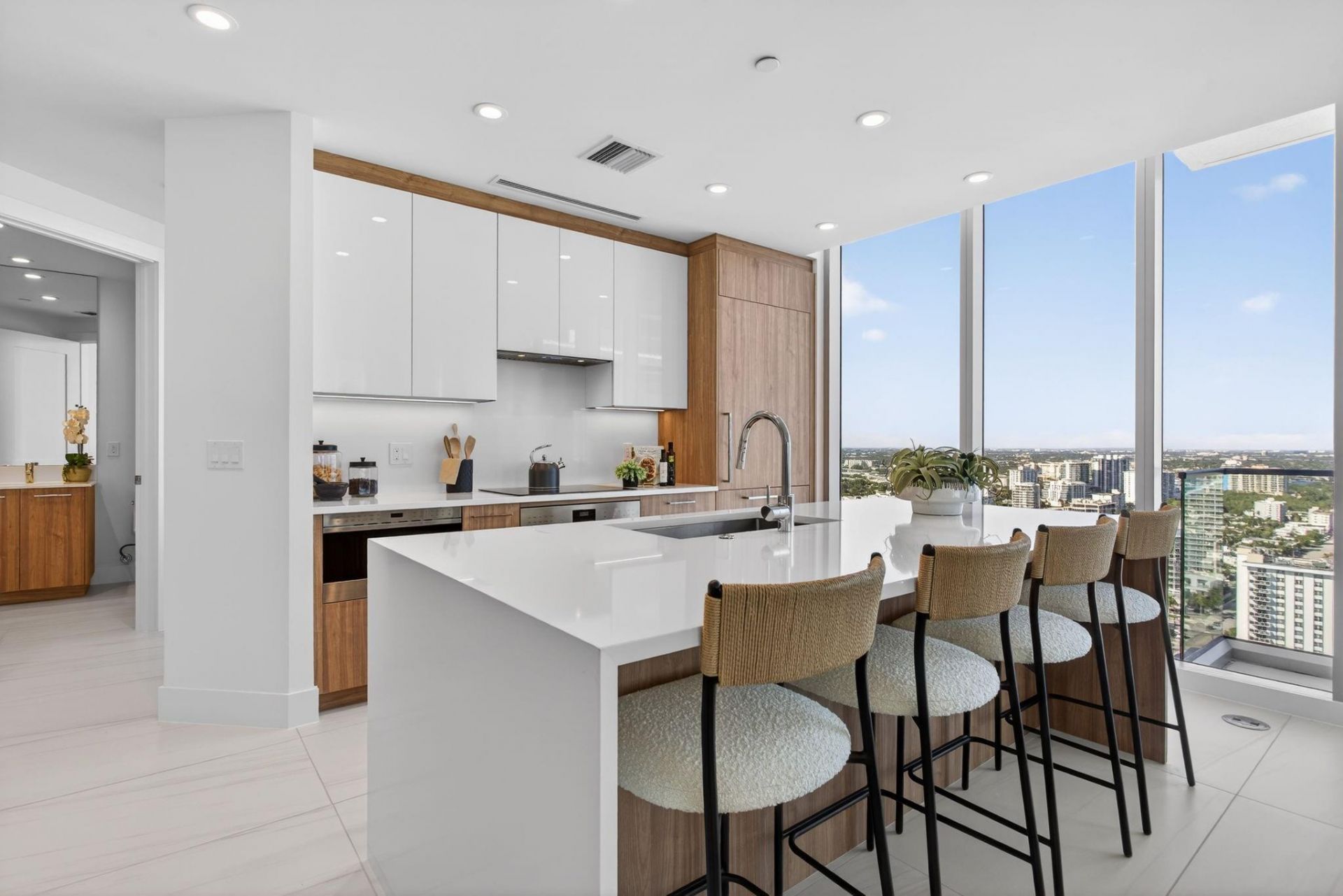 153 N Seabreeze Boulevard, Unit 2505, Fort Lauderdale, FL 33304 Photo