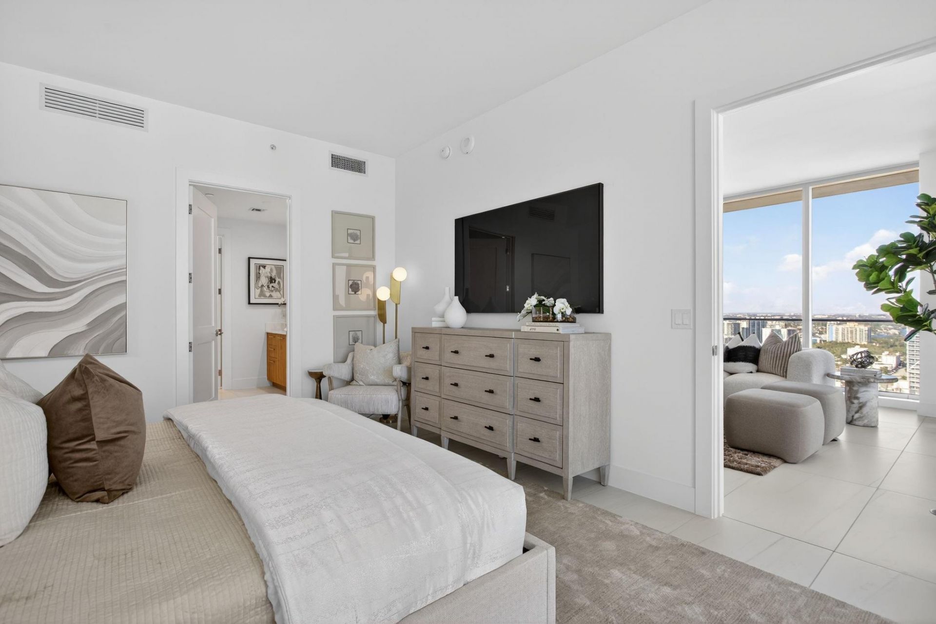 153 N Seabreeze Boulevard, Unit 2505, Fort Lauderdale, FL 33304 Photo