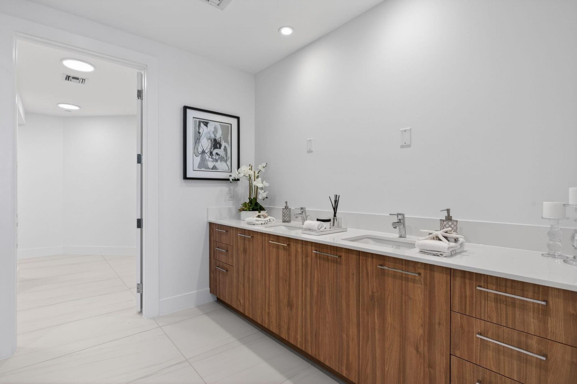 153 N Seabreeze Boulevard, Unit 2505, Fort Lauderdale, FL 33304 Photo