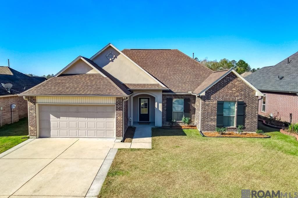 23249 Conifer Dr, Denham Springs, LA 70726 Main Photo