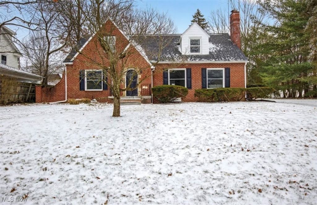 627 Greenwood Avenue, Akron, OH 44320 Main Photo