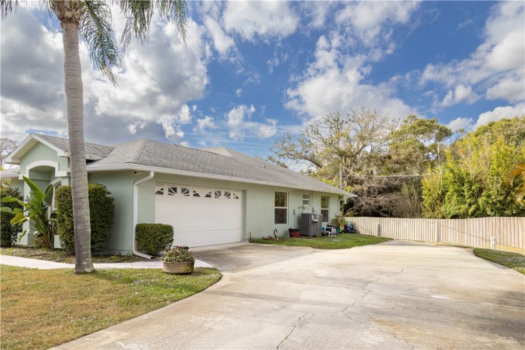 122 Coconut Street, Sebastian, FL 32958 Photo