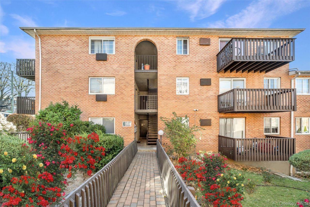 351 N Broadway, Unit 1E, Yonkers, NY 10701 Main Photo