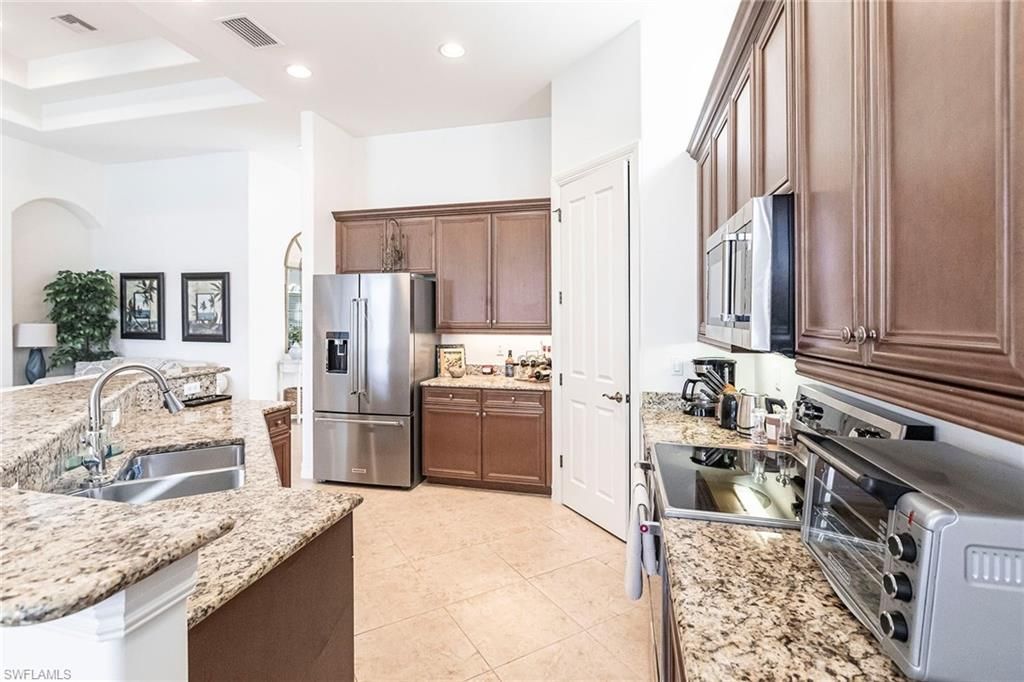 7863 Valencia Ct, Naples, FL 34113 Photo