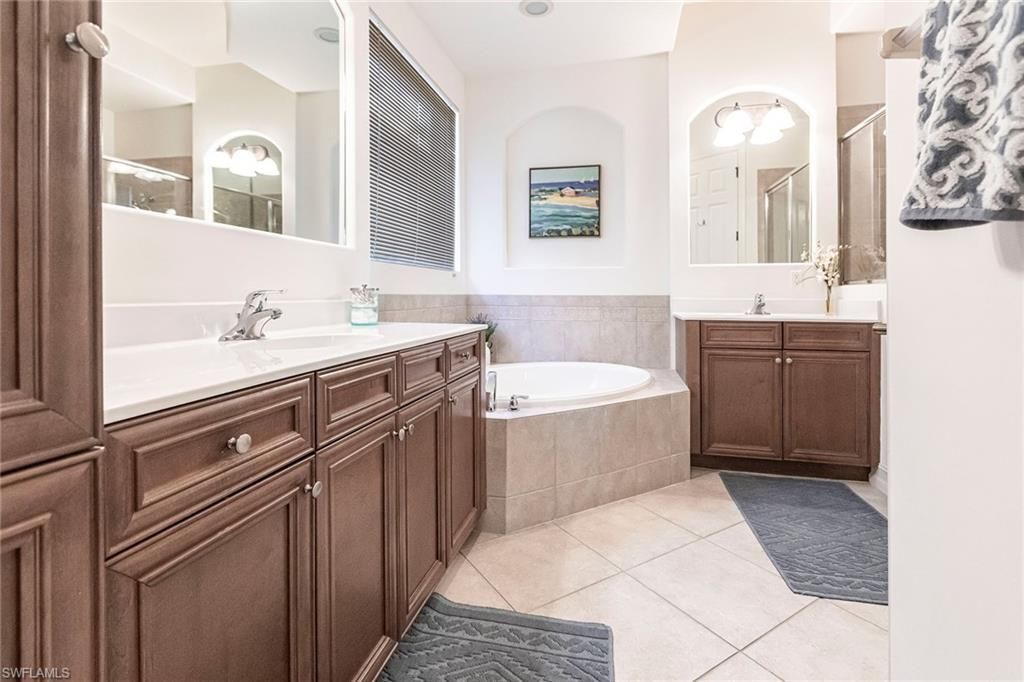 7863 Valencia Ct, Naples, FL 34113 Photo