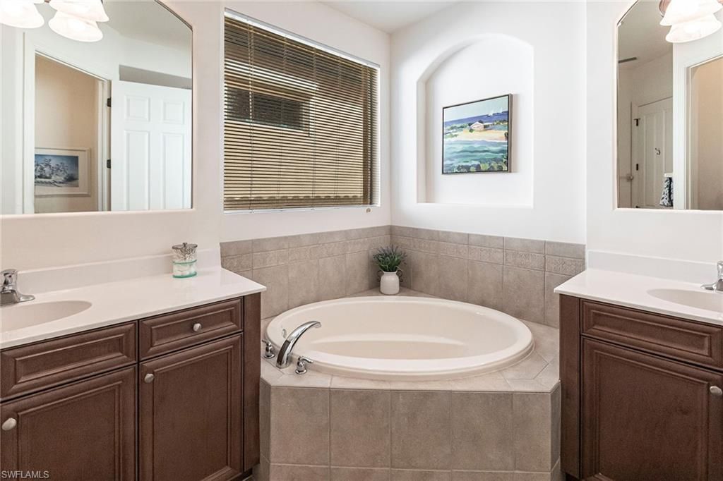 7863 Valencia Ct, Naples, FL 34113 Photo