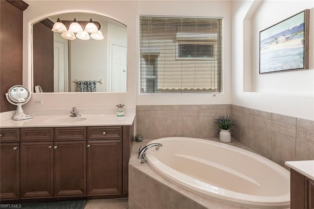 7863 Valencia Ct, Naples, FL 34113 Photo