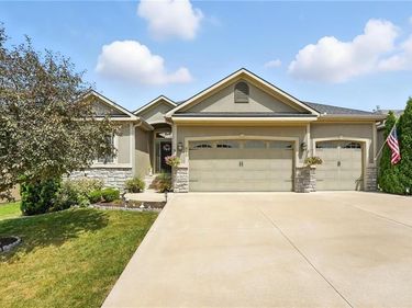 512 Sycamore Road, Greenwood, MO 64034