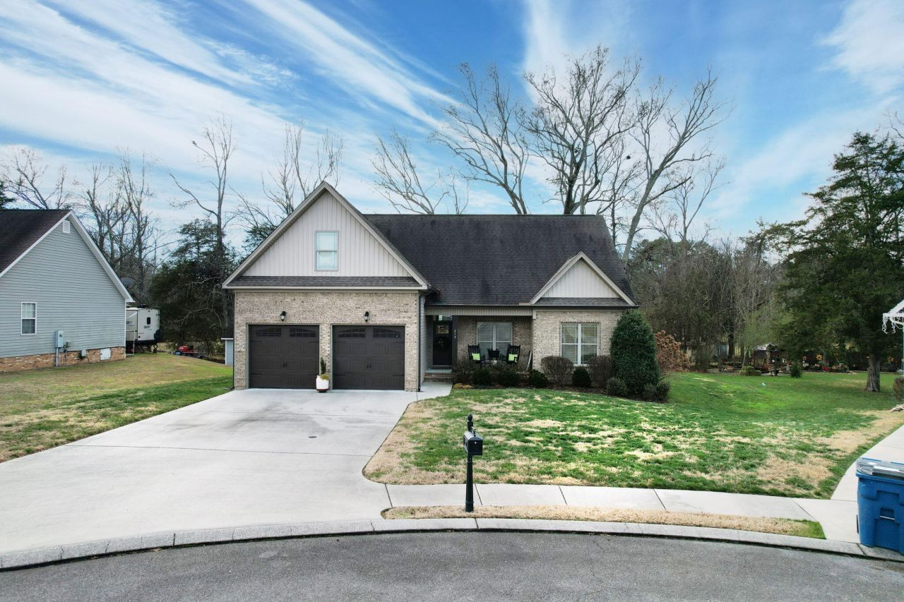 619 Thoroughbred Drive Nw, Cleveland, TN 37312 Main Photo