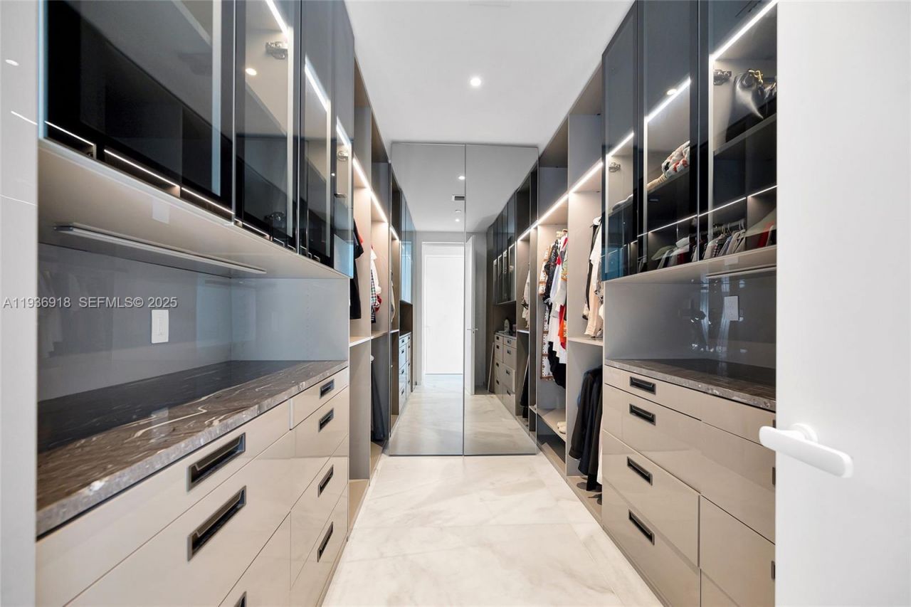 2000 S Ocean Dr, Unit 30B, Hallandale Beach, FL 33009 Photo