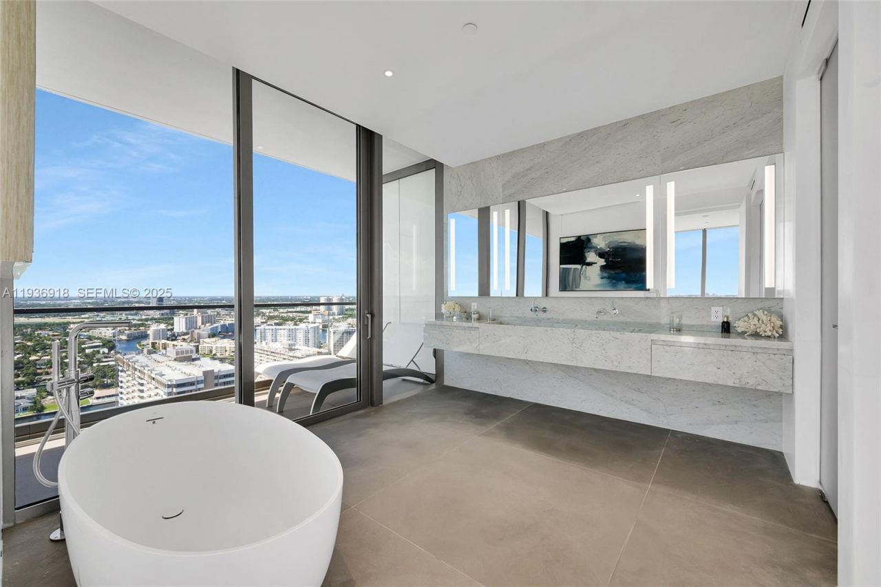 2000 S Ocean Dr, Unit 30B, Hallandale Beach, FL 33009 Photo