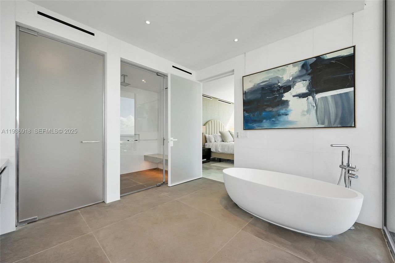 2000 S Ocean Dr, Unit 30B, Hallandale Beach, FL 33009 Photo