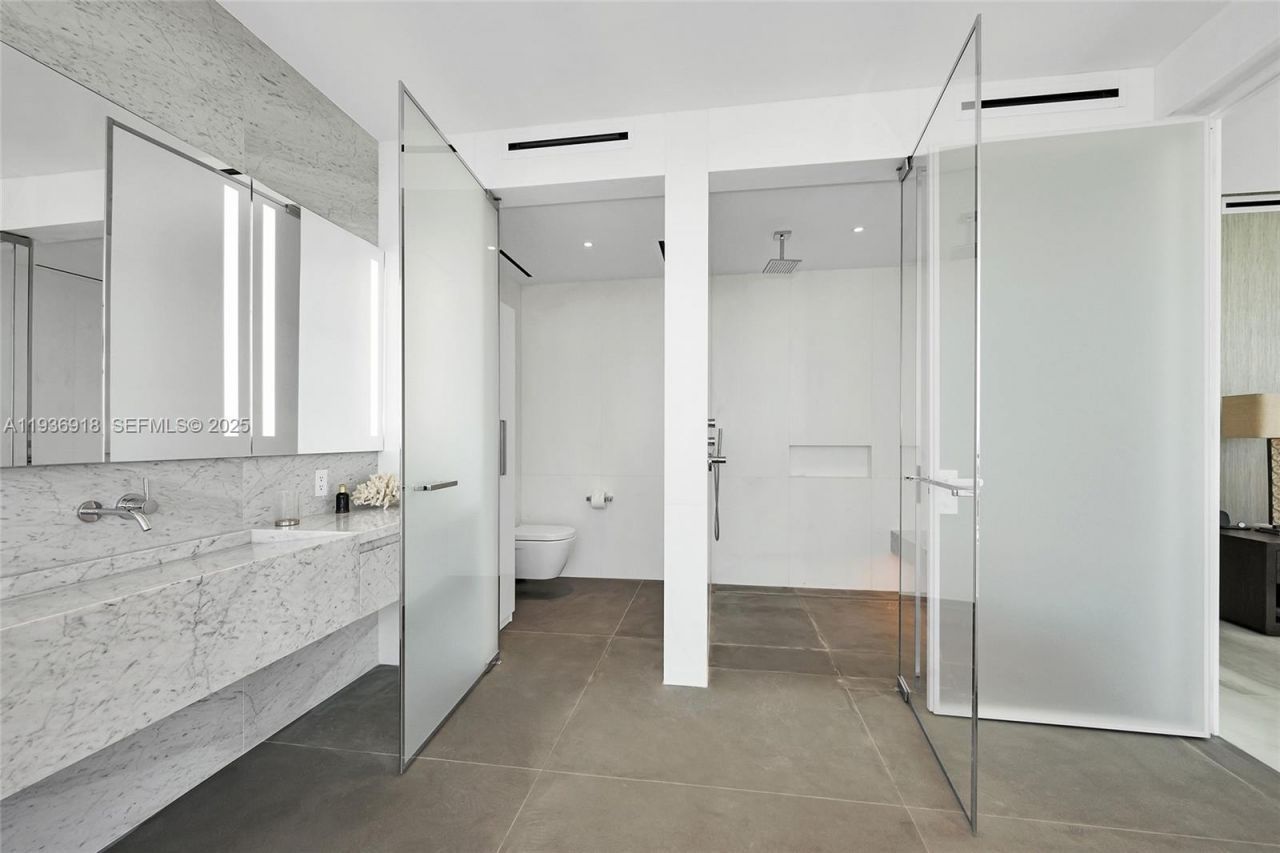 2000 S Ocean Dr, Unit 30B, Hallandale Beach, FL 33009 Photo