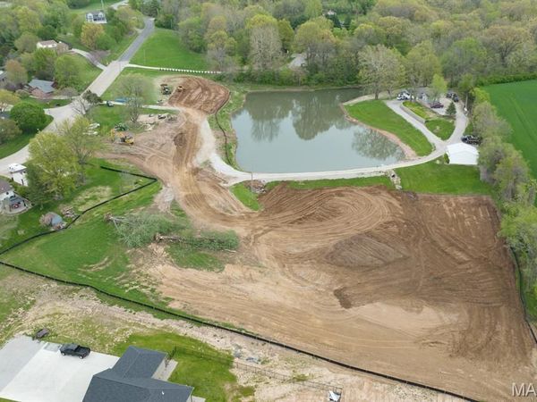 4 Ogle Estates, Columbia, IL 62236