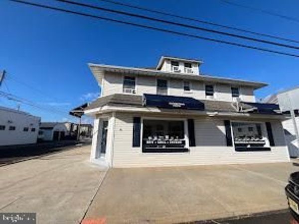 118 N BAY, BEACH HAVEN, NJ 08008