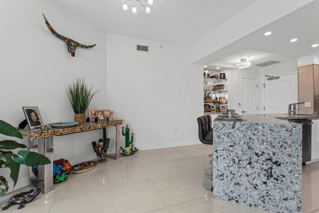 347 N New River Drive, Unit 310, Fort Lauderdale, FL 33301 Photo