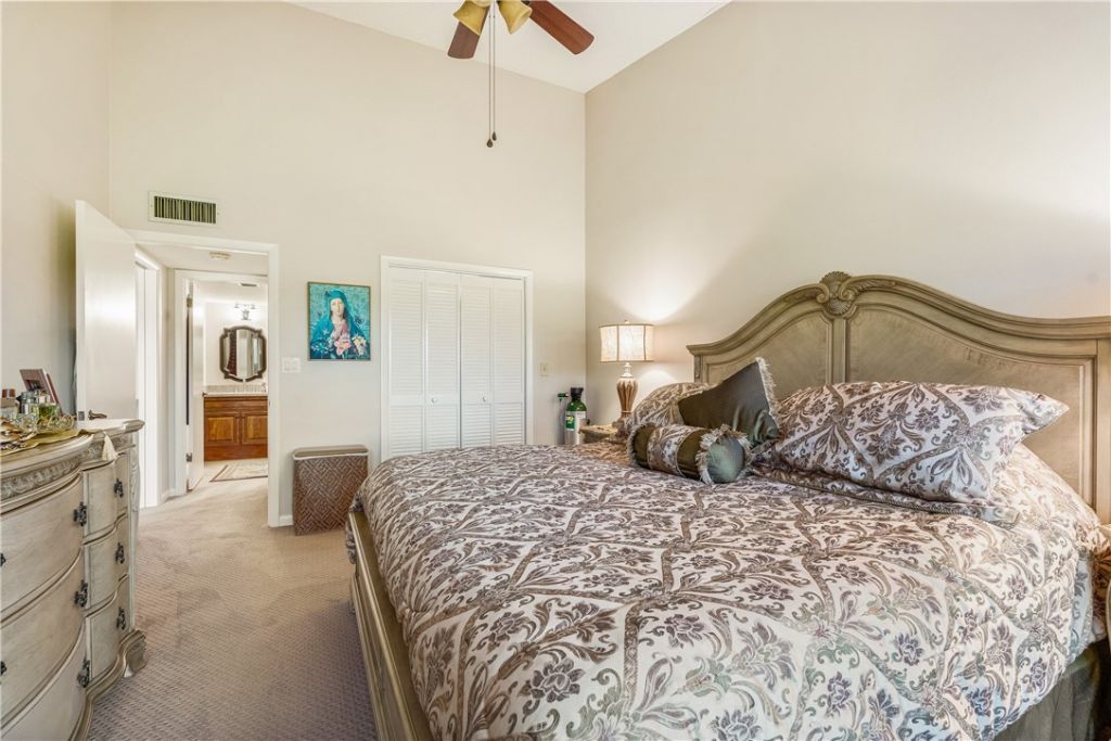 9450 Meadowood Drive, Unit 202, Fort Pierce, FL 34951 Photo