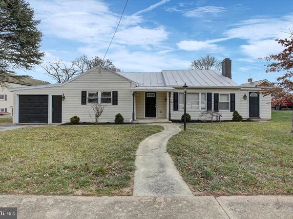 1319 N WEST STREET, CARLISLE, PA 17013