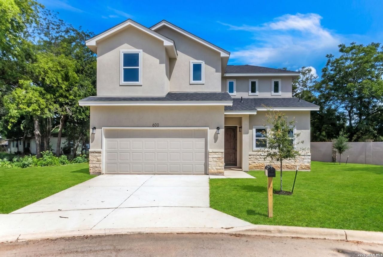600 Park Circle, Hondo, TX 78861 Main Photo