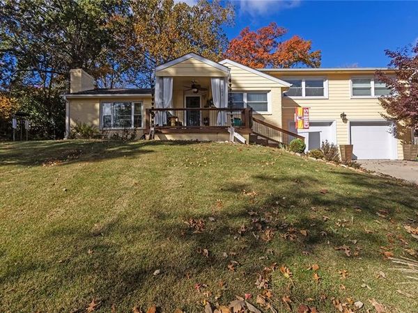 6204 N Robinhood Lane, Kansas City, MO 64151