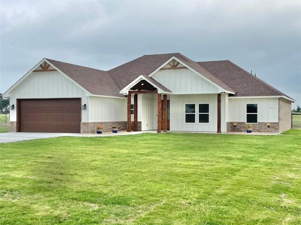 1017 Sabrina Court, Weatherford, TX 76085