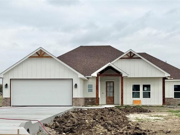 1017 Sabrina Court, Weatherford, TX 76085